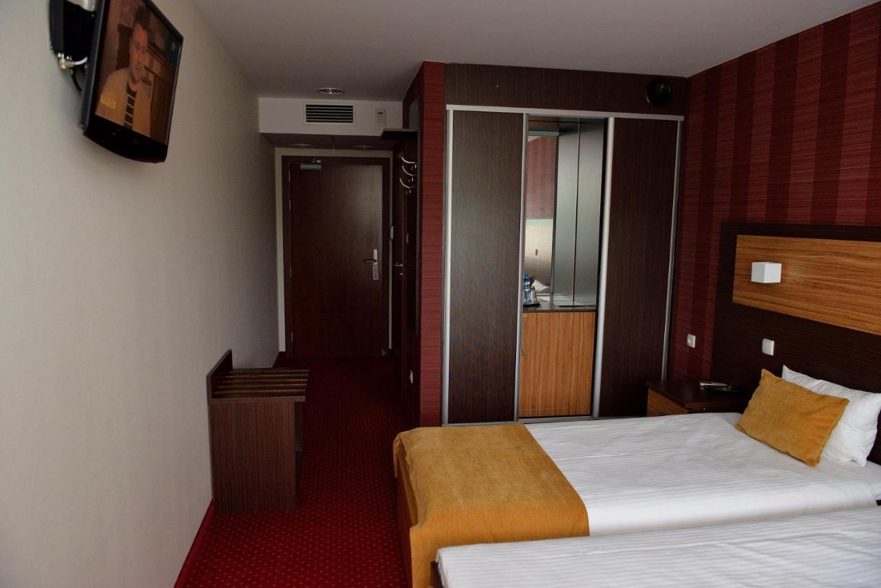 Quest Hotel - Dawniej Hotel Planeta Brzesko Exterior photo